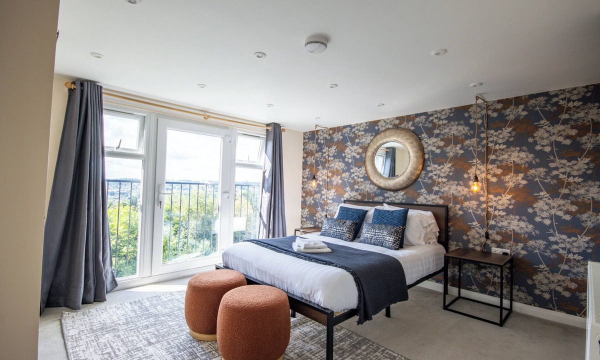 Southampton House | Welcome to your home-away-from-home in Southampton!