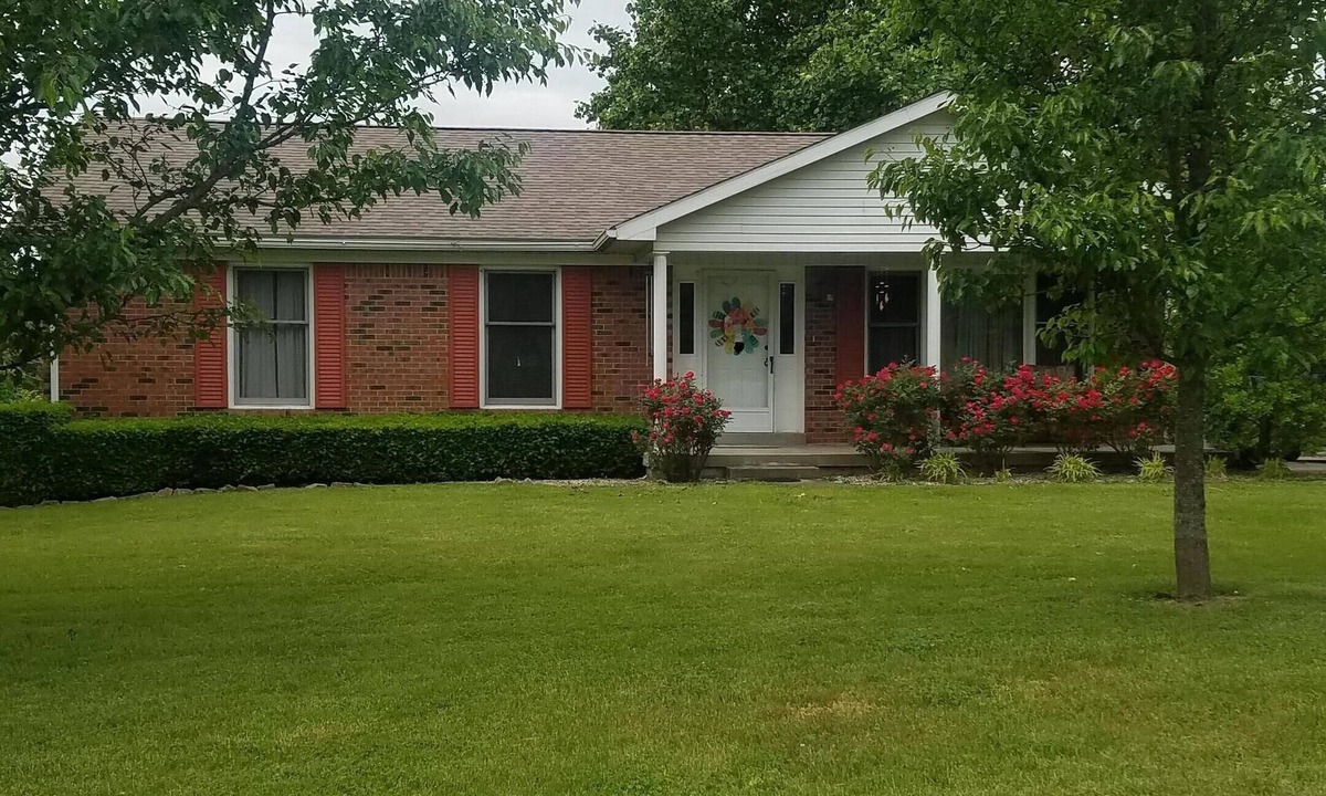 Bardstown House | Welcome to your home away from home at my Bardstown’s Sweet Retreat!