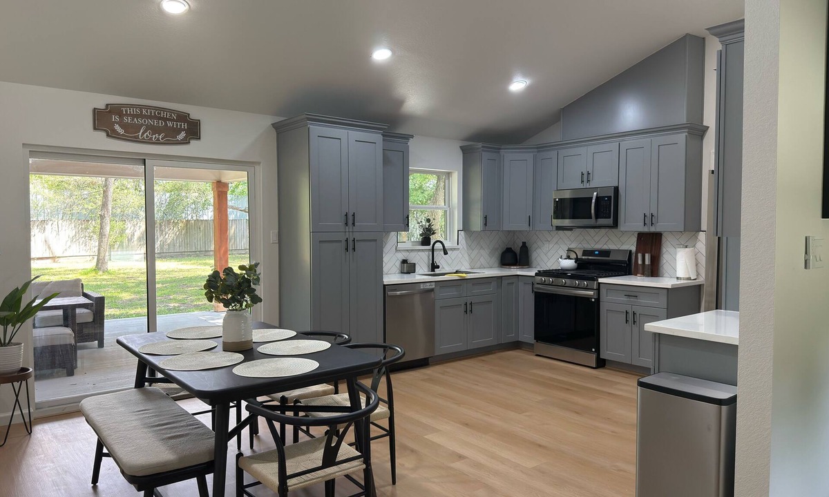 Magnolia House | Welcome to your perfect getaway or family retreat in beautiful Magnolia Texas !