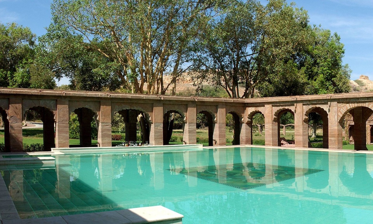 Mandore Hotel | WelcomHeritage Bal Samand Lake Palace