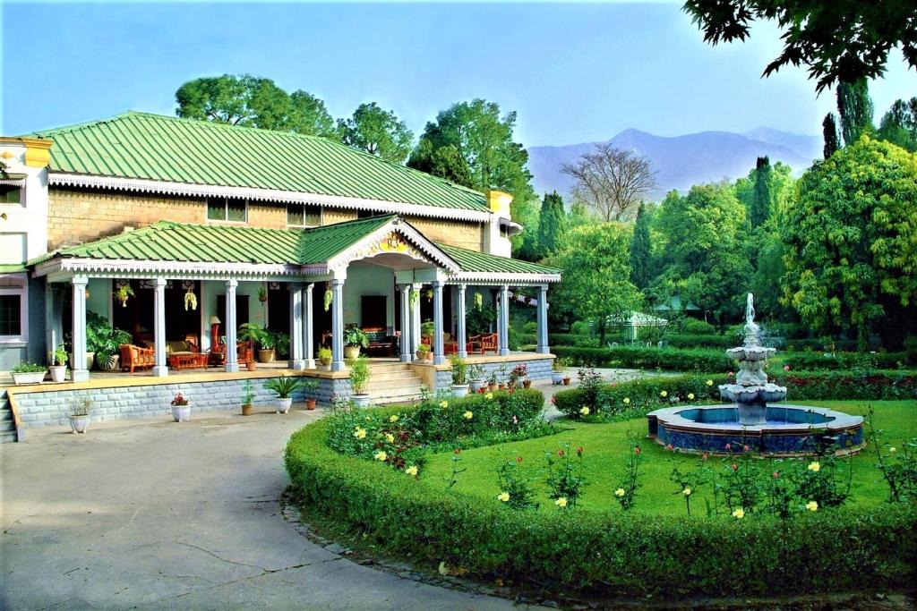 Gunehr Hotel | WelcomHeritage Taragarh Palace