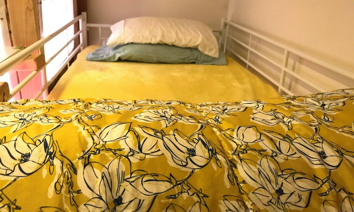 Renton Bed & Breakfast | Welcoming bed & breakfast Separate kitchenette with WiFi in Renton