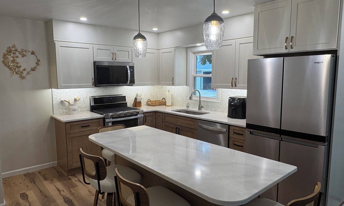 Clear Lake House | Welcoming Updated 3-bedroom House close to downtown Clear Lake and City beach!