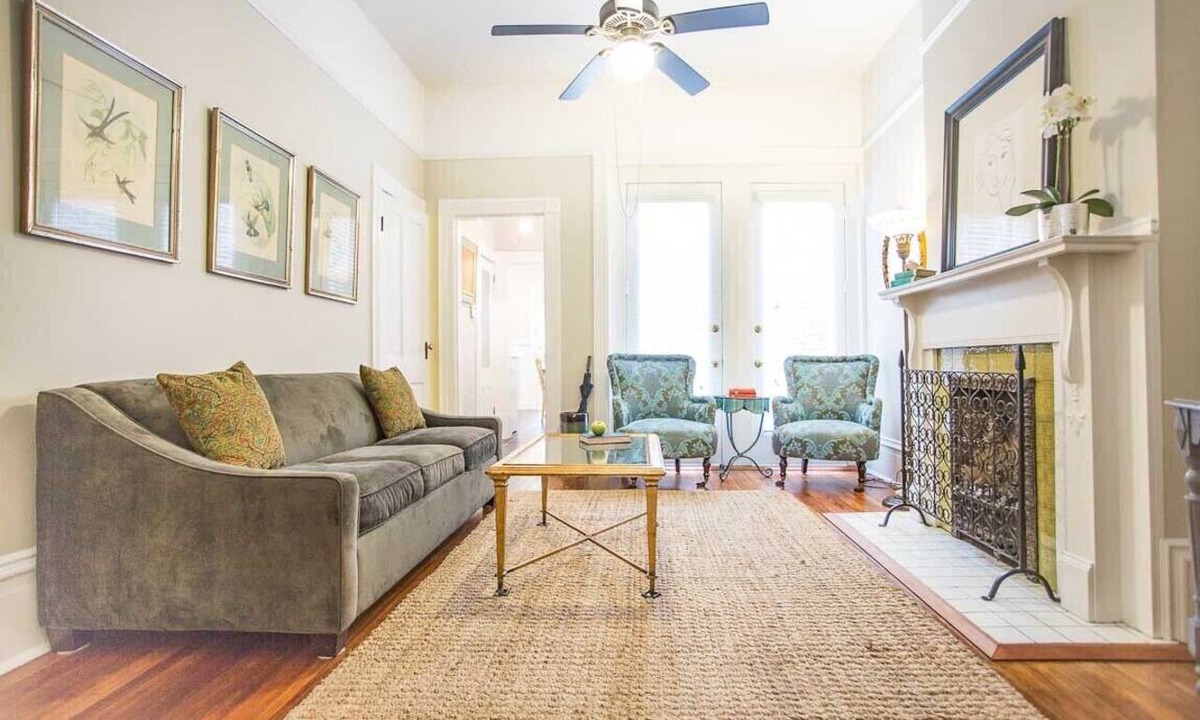 Savannah Victorian District Apartment | Well Appointed Row Home w/King, Across from Forsyth Park by Lucky Savannah
