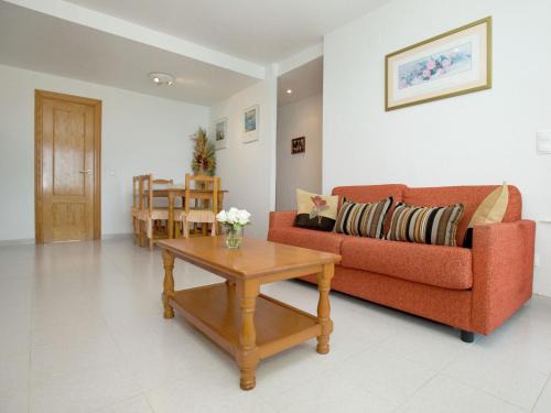 Vinaros Apartment | Well-kept apartment with views of the sea, two swimming pools near Vinaròs