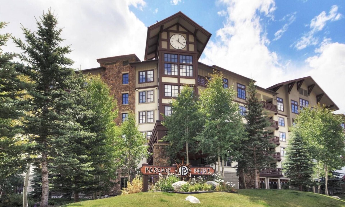 Copper Mountain Village Condo | Well-kept Passage Point 2 Bedroom/2 Bath close to the slopes!