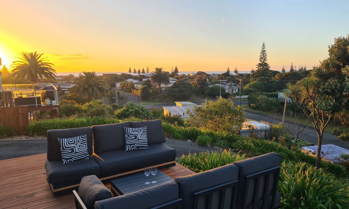 Otaki Beach House | Well presented 2 bedroom property with fabulous views at Otaki Beach