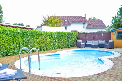 Markdorf Apartment | Wellness & Fun am Bodensee - mit Pool, Kino, Tischkicker und Terrasse