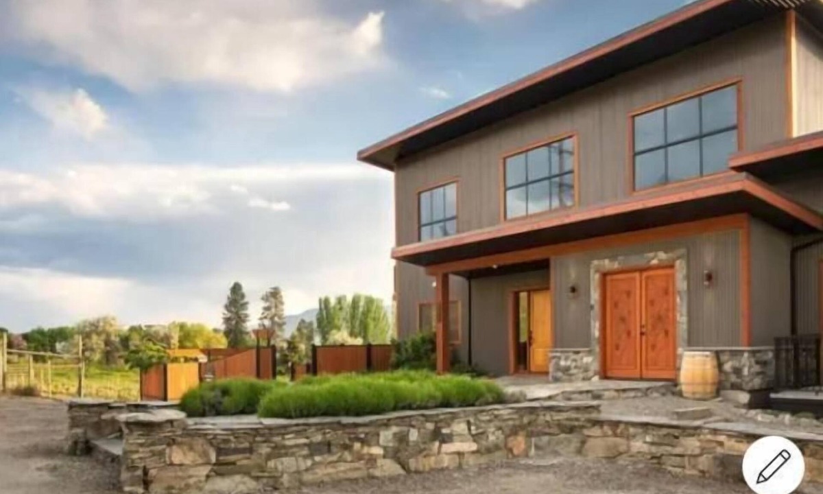 Okanagan-Similkameen House | Wesbert Winery & Guest Suites