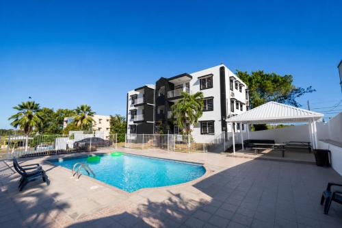Pedernales Hotel | West Coast Apartments