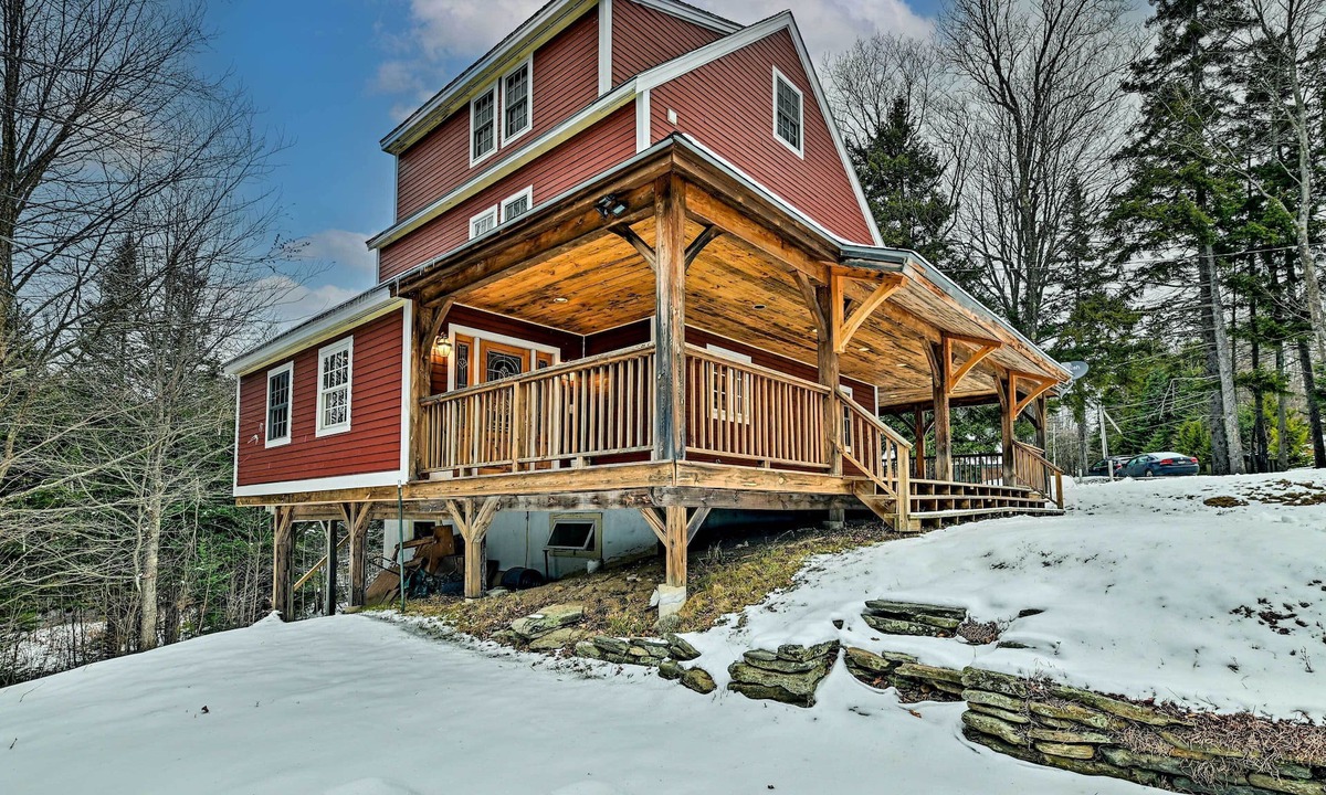 West Dover Cottage | West Dover Home w/Deck ~ 2 Mi to Mount Snow!