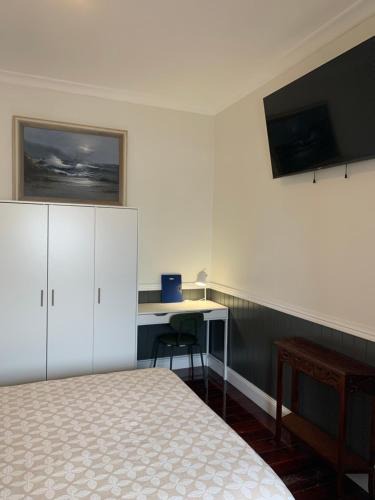 West End Apartment | West End Studio 2