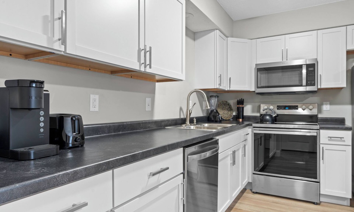 Springfield Apartment | West Side Cozy Home IV, Pet friendly