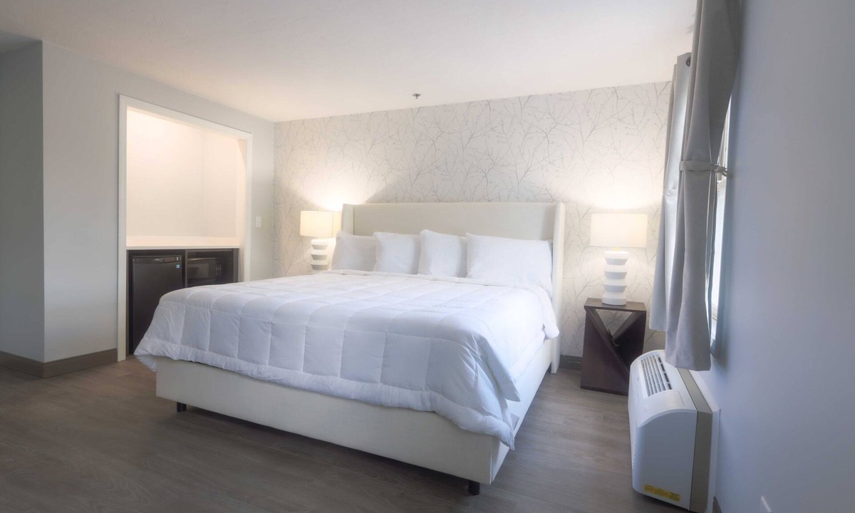 Westborough Hotel | Westborough Inn