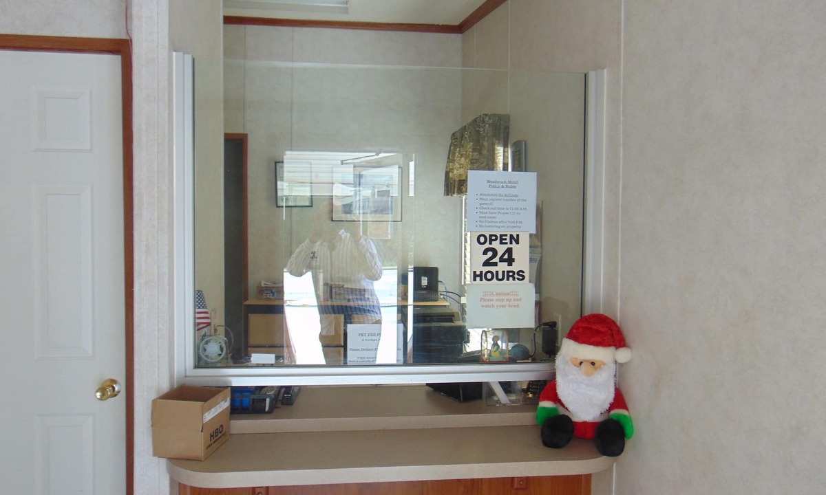 Abbeville Hotel | Westbrook Motel