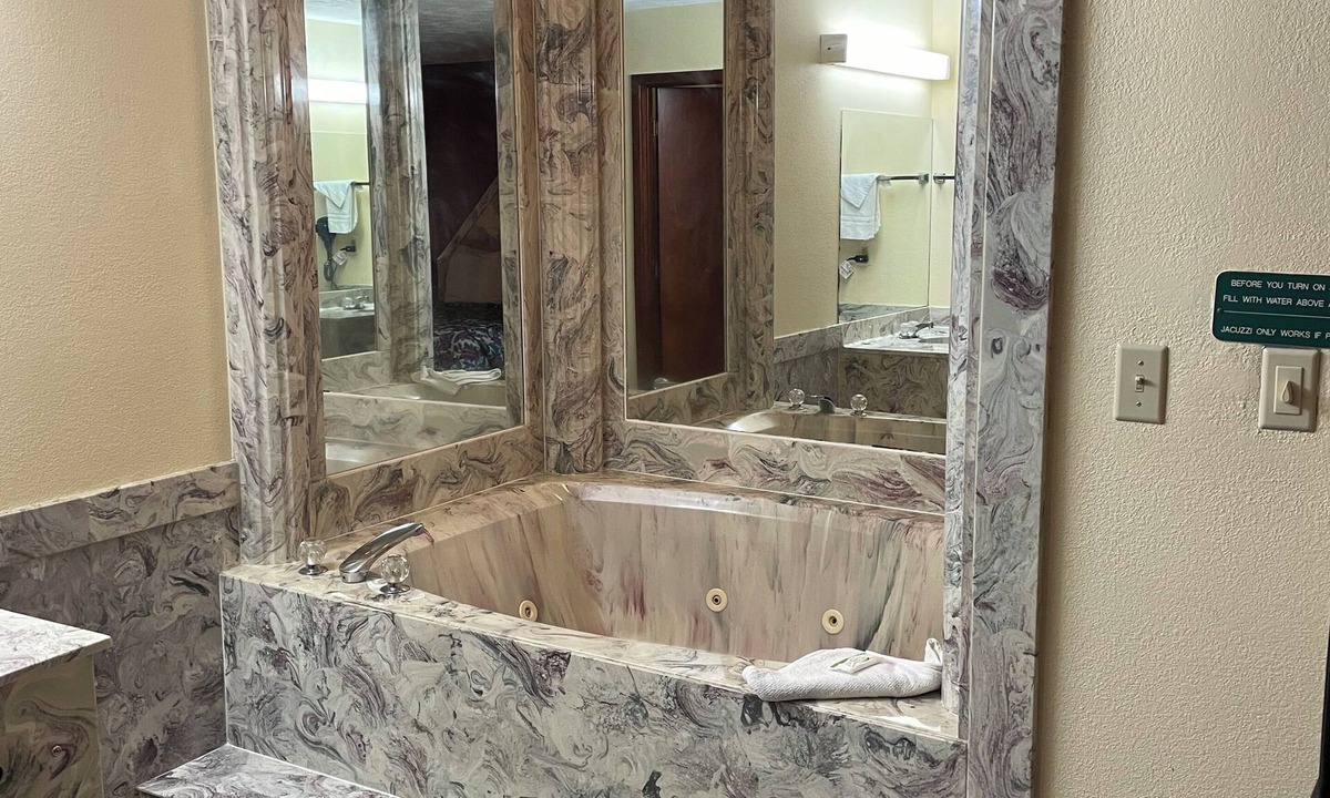 Hazlehurst Hotel | Western Inn Express