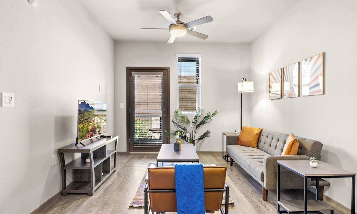 La Buena Vida Apartment | Westgate CozySuites by stadium with pool #13