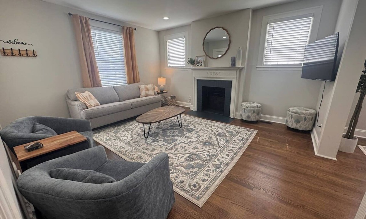 Danville House | Westhampton Retreat | 2bd/1bt | 1.1m from Casino