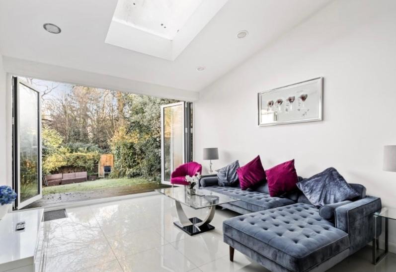 Weybridge House | Weybridge Home