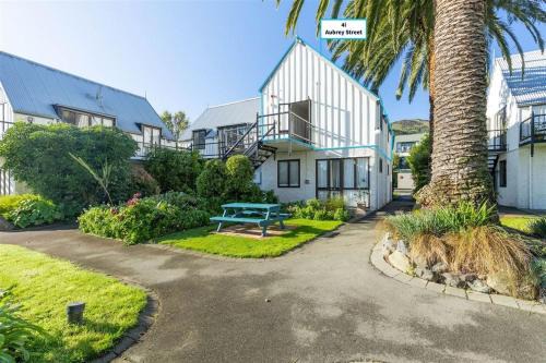 Akaroa Apartment | Wharfside Apartment