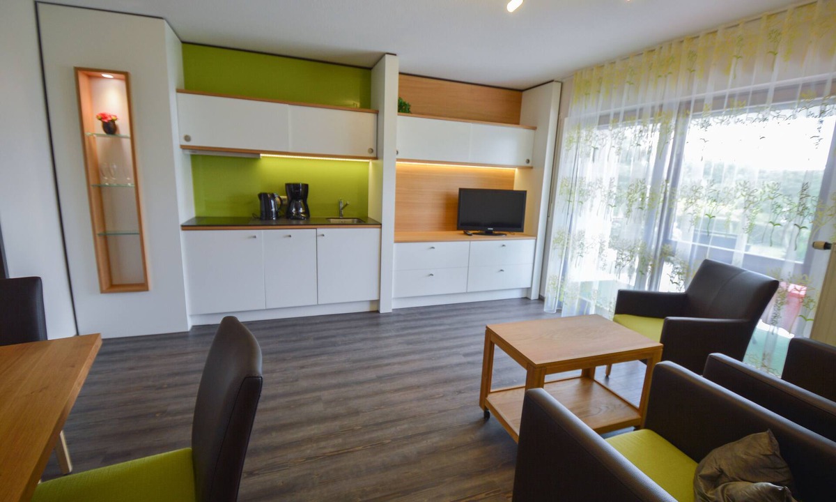 Immenstaad am Bodensee Apartment | Wheelchair-accessible vacation apartment with large terrace and lake view