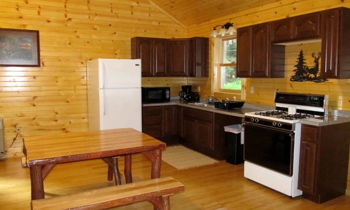 Clarington House | Wheelchair Accessible Glamping Cabin near Cook Forest State Park, Pennsylvania