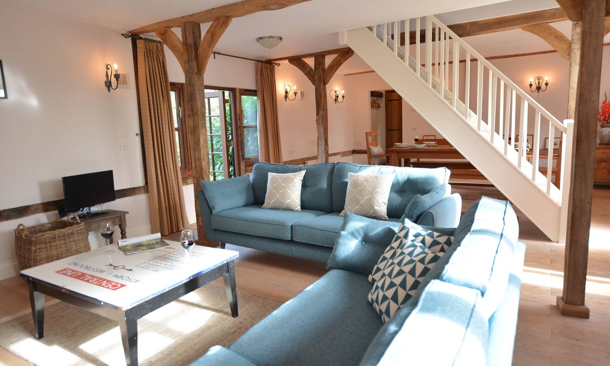 Halesworth Cottage | WHEELWRIGHT'S BARN, pet friendly, with open fire in Halesworth
