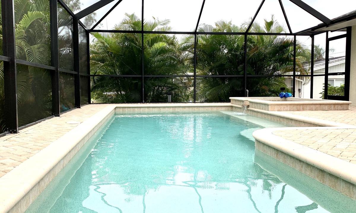 Bay Harbor Estates House | * Where beach days, pool nights, and unforgettable memories begin! *