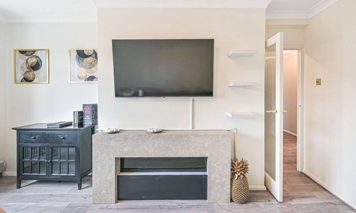 High Barnet Apartment | Where modern elegance meets classic chic