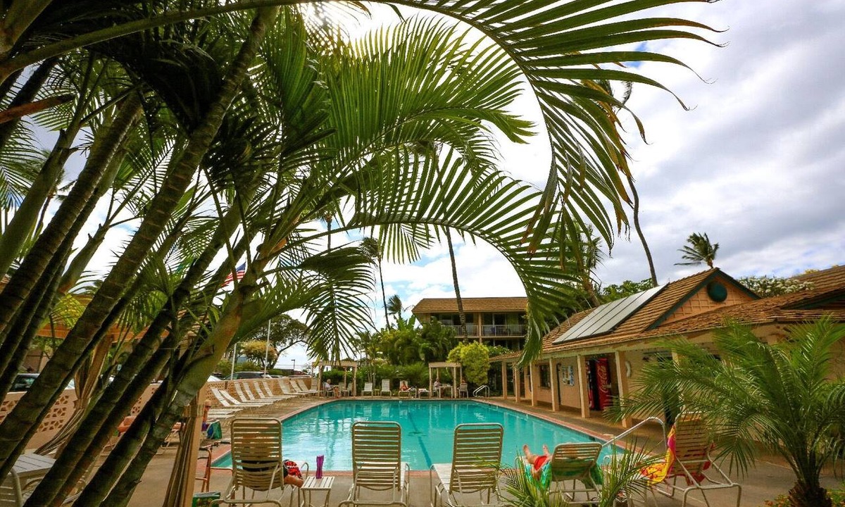 Kihei Condo | Where Tradition Meets Comfort Kihei Condo New AC Steps to Kamaole II Beach