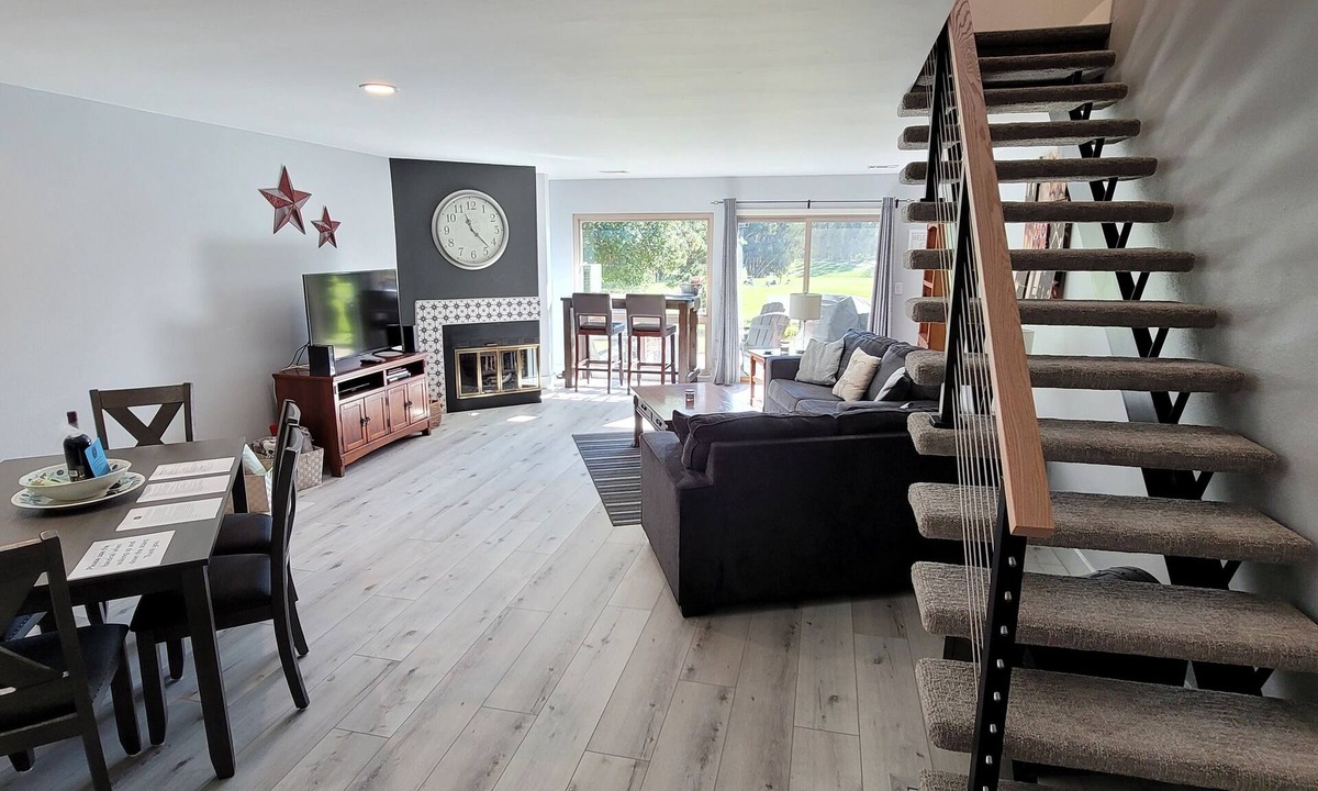 Callender House | Where value and excellence in traveling meet. Come check us out!