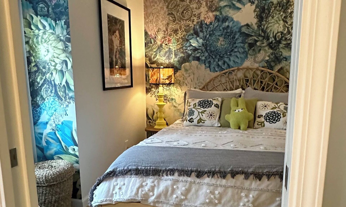 Washington House | Whimsical 2-Bedroom Nest Near Downtown and the Waterfront