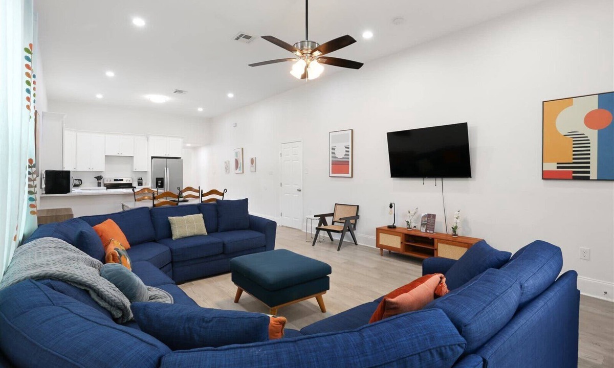 Mid-City House | Whimsical 5BD | Pool |Parking| Streetcar Location!