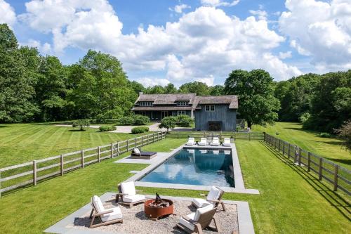 Town of Washington House | Whimsy Woods - 14 Acre Millbrook Estate with Pool