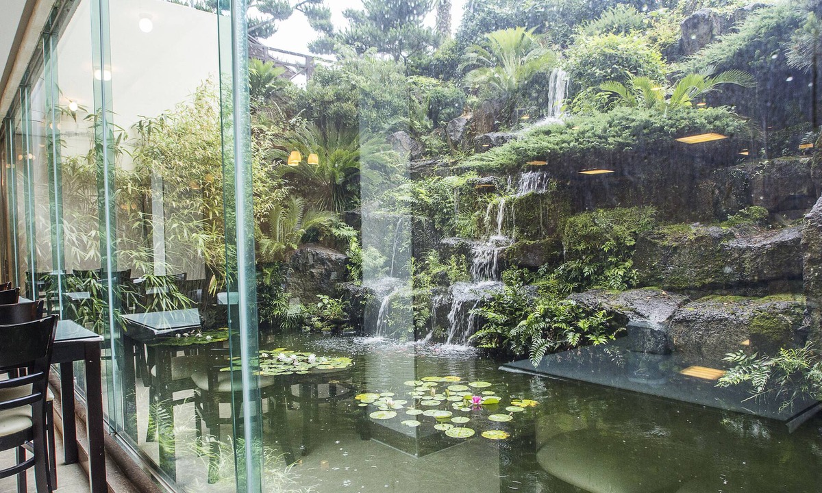Hallim Hotel | Whinstone Hotel and Resort