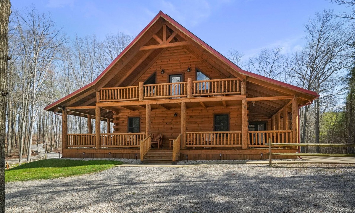 Ray Cabin | Whispering Oaks | Secluded 100 Acres, Game Room