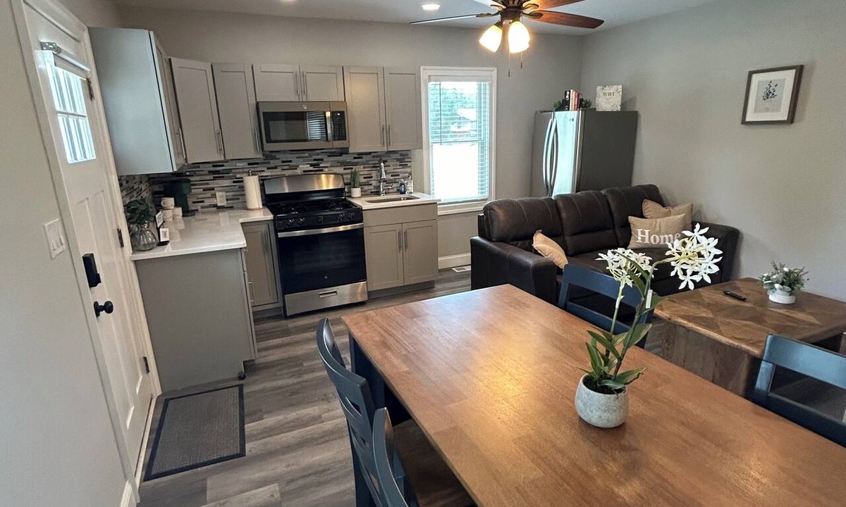 Egg Harbor City Cottage | Whispering Pines Cottage