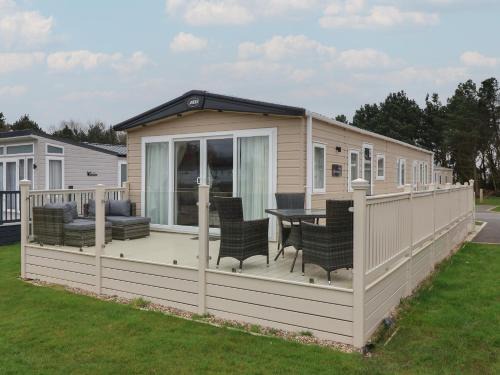 Cayton Bay House | Whispering Willows