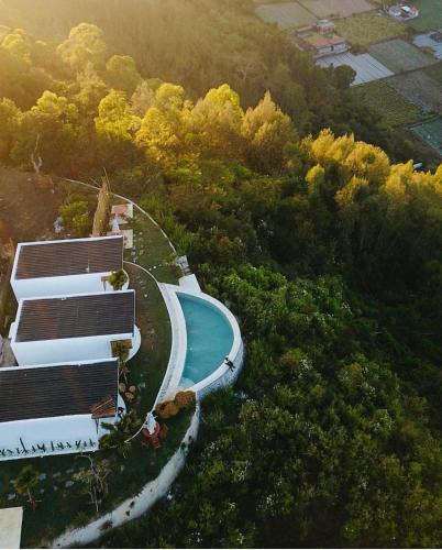 Songan Hotel | White cloudy