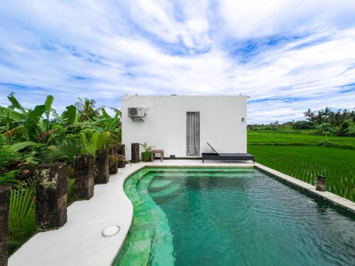 Kedewatan Villa | White Cubes Villas