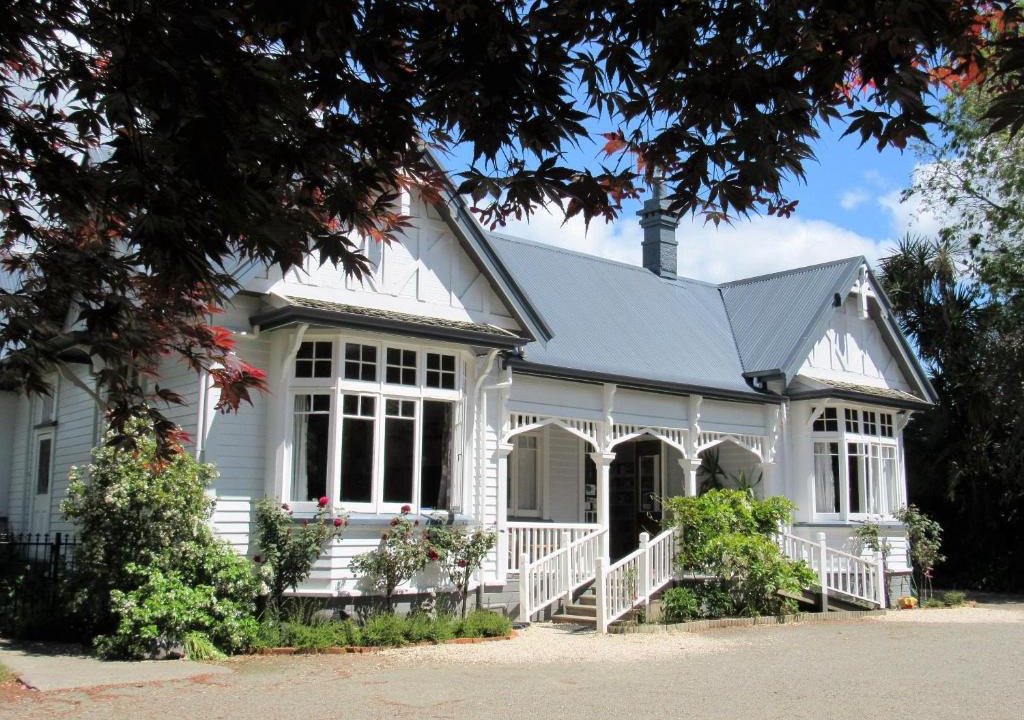 Motueka Hostel | White Elephant Accomodation