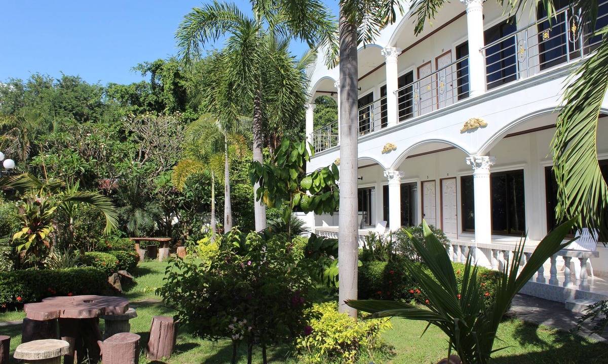 Surin Hotel | White Elephant Resort