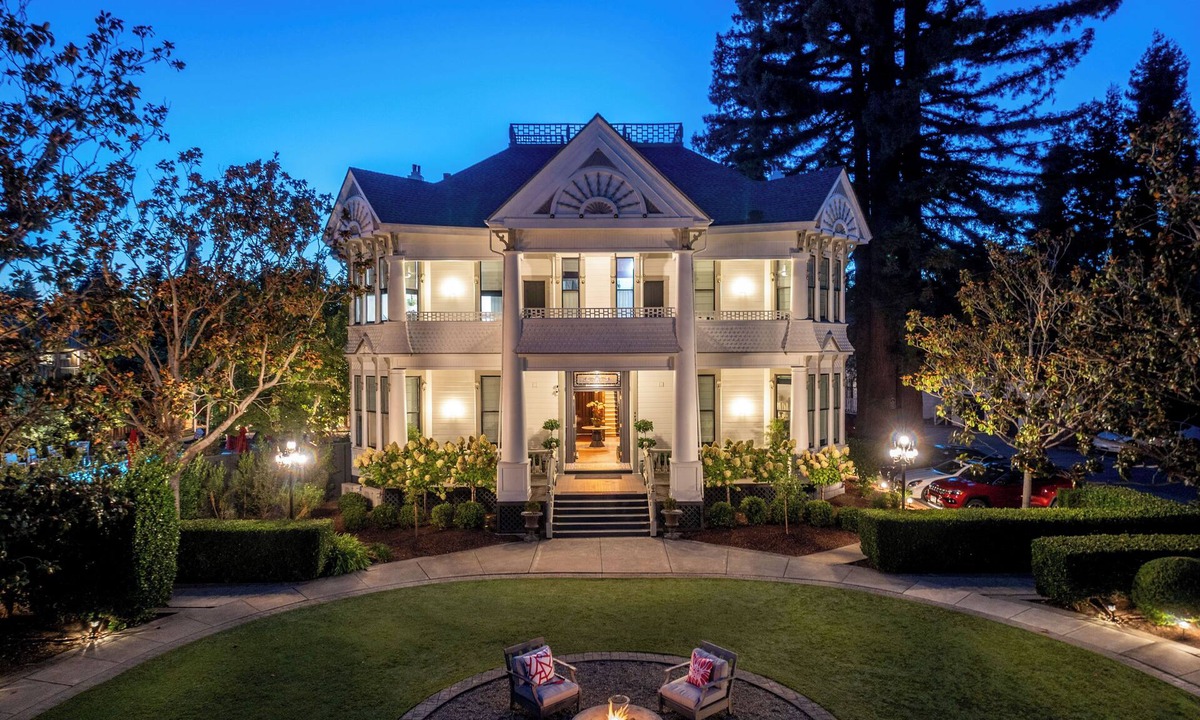 Napa Hotel | White House Napa
