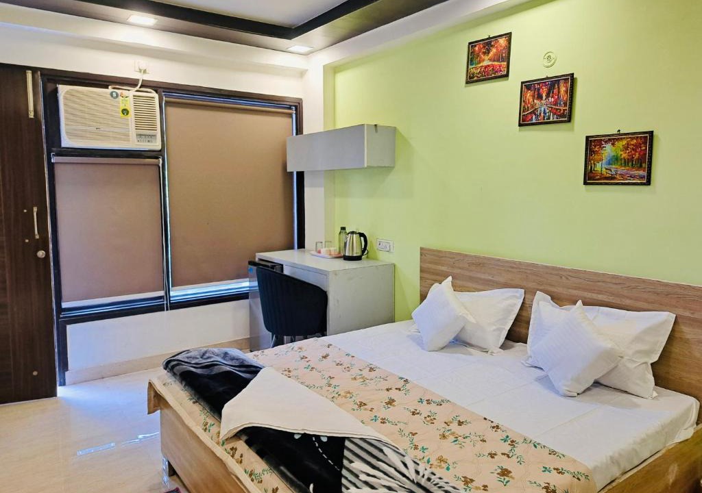 Sushant Lok Hotel | White House residency