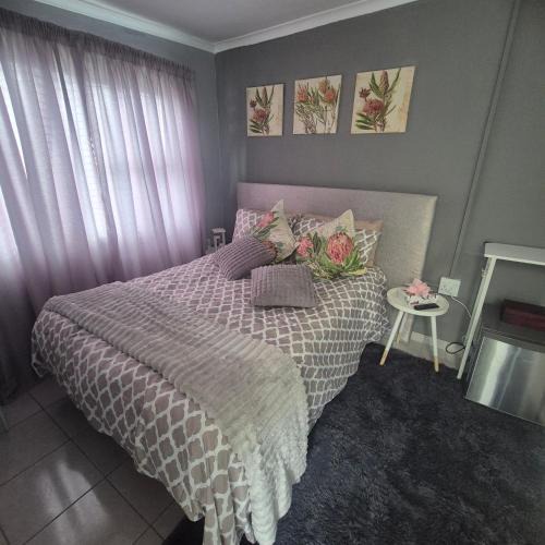 Belville Bed & Breakfast | White Lilly