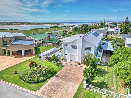 Still Bay House | White Penguin