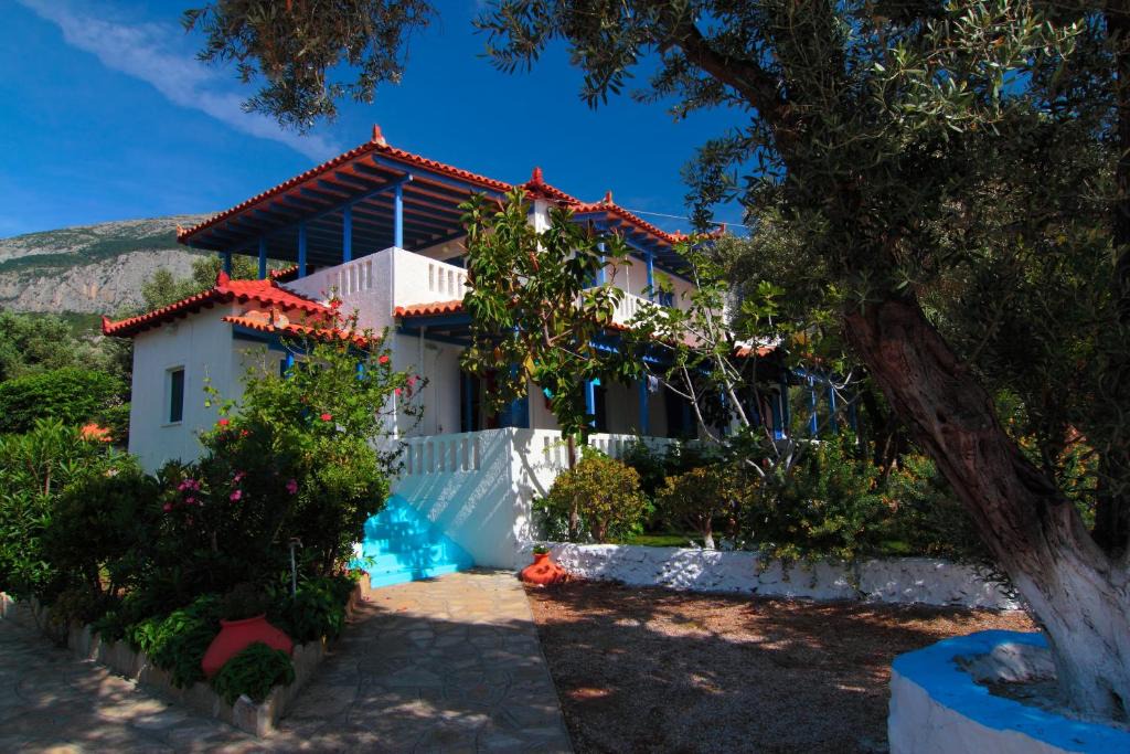 Marathokampos Apartment | White Rock Apartments