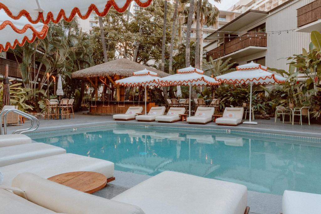 Waikiki Hotel | White Sands Hotel