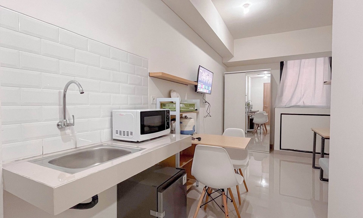Makassar Apartment | White Style Studio (No Kitchen) Apartment Bandaraya - Tallasa City Makassar
