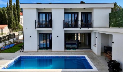 Splitska Villa | White Villa, Brac